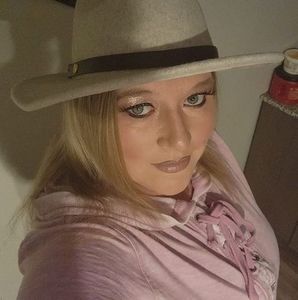 Meet your Posher, Miste lee